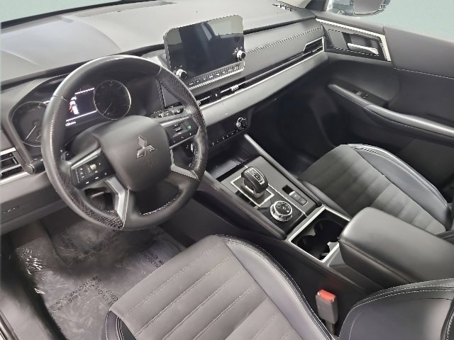 Used 2024 Mitsubishi Outlander SE AWD/4WD image 23