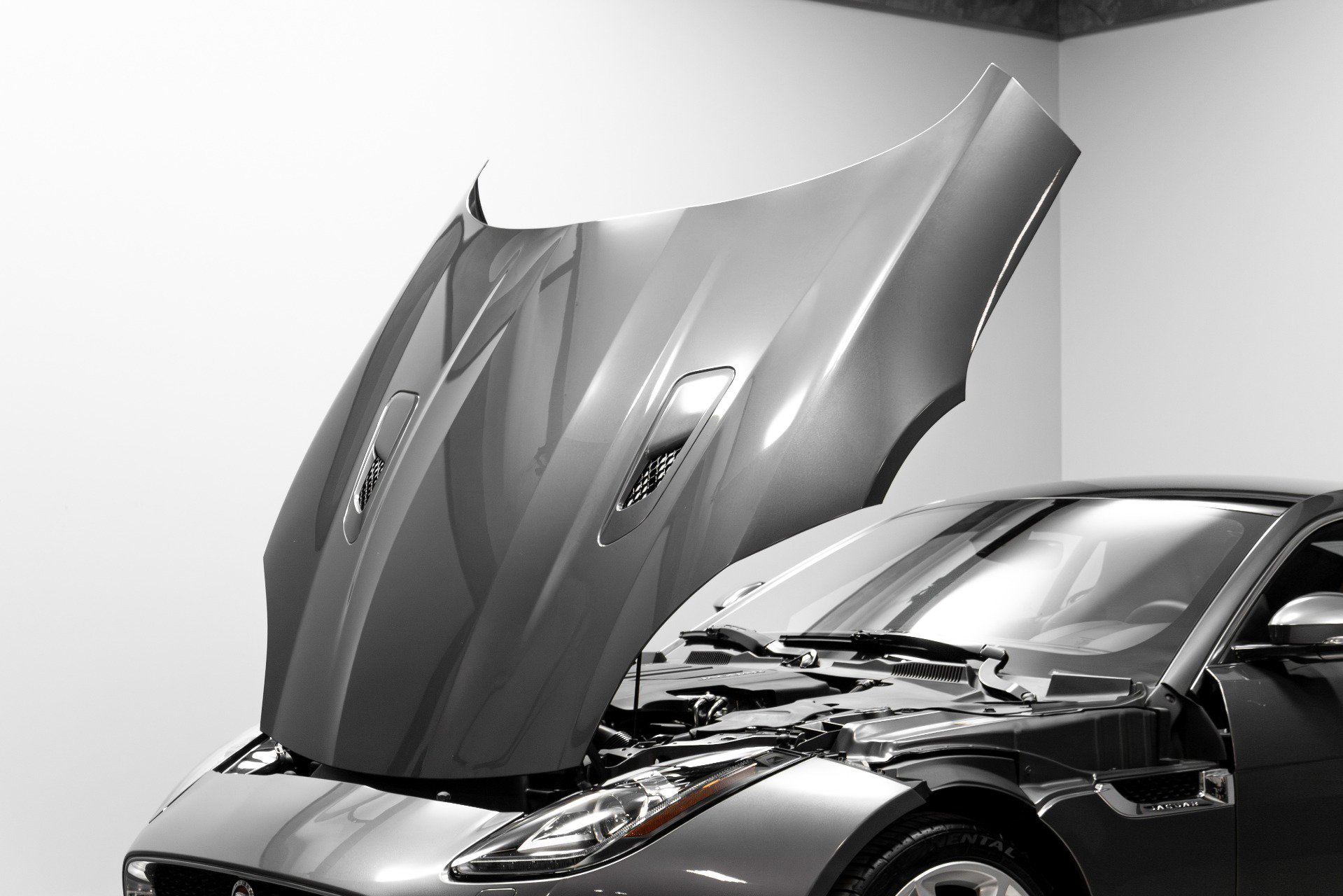 Used 2016 Jaguar F-TYPE S image 26