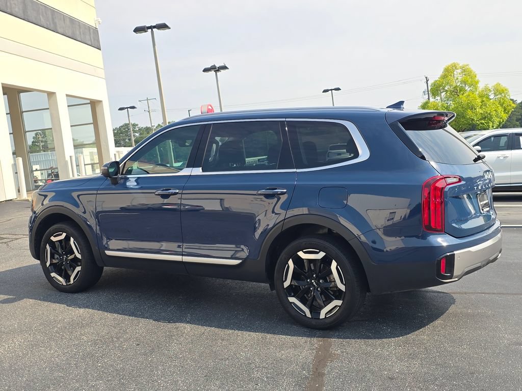 Certified 2025 Kia Telluride S FWD image 5