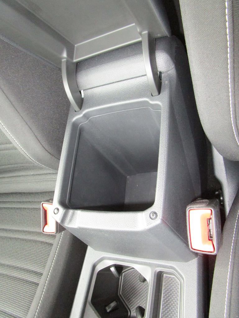 Used 2024 Volkswagen Tiguan S image 33