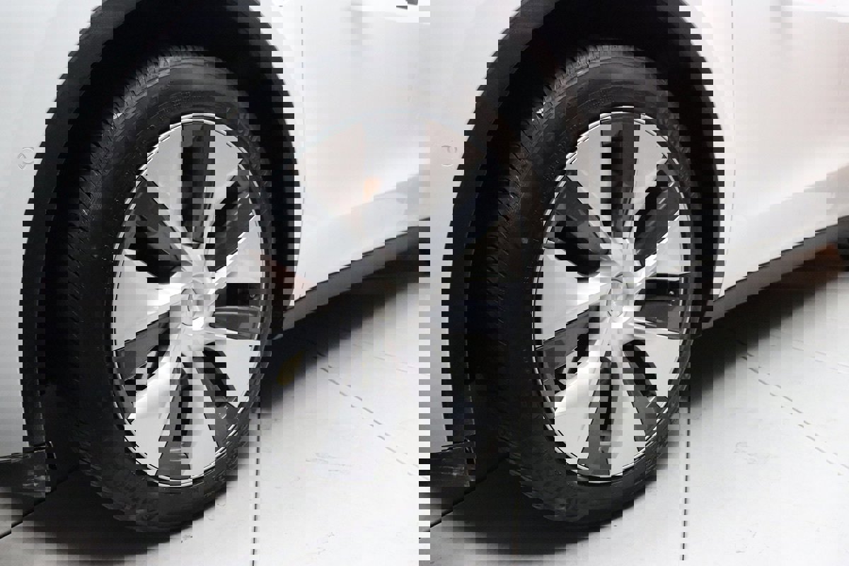 Used 2023 Tesla Model Y Long Range image 6