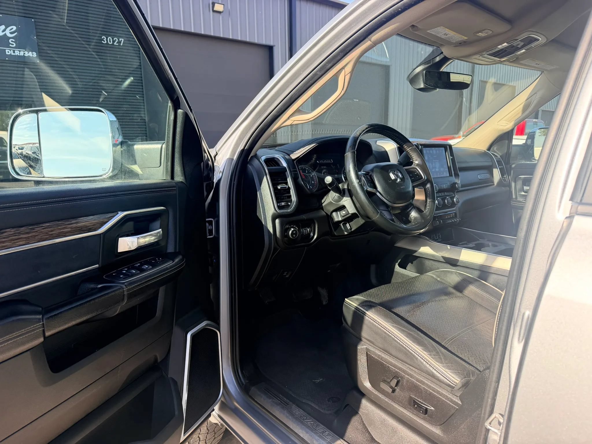 Used 2021 RAM 2500 Laramie w/ Body Color Bumper Group AWD/4WD image 10