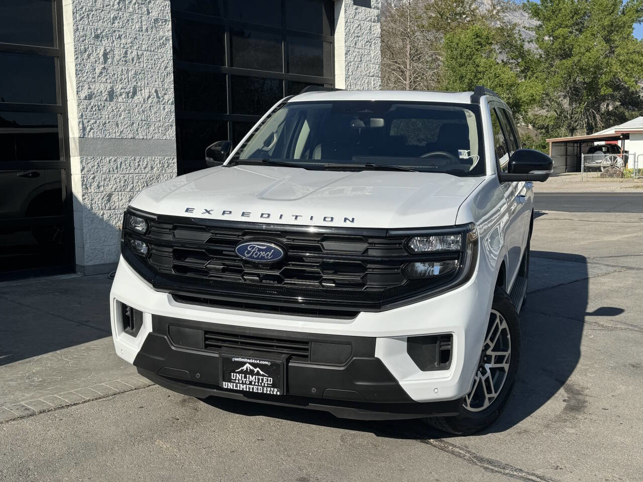 Used 2025 Ford Expedition Active AWD/4WD image 43