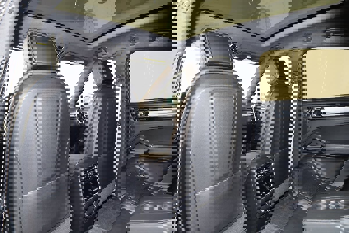 Used 2023 Porsche Cayenne image 99