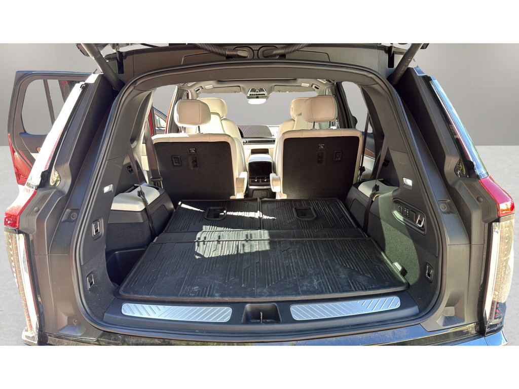 Used 2026 Cadillac Vistiq Sport w/ LPO, Floor Liner Package AWD/4WD image 30