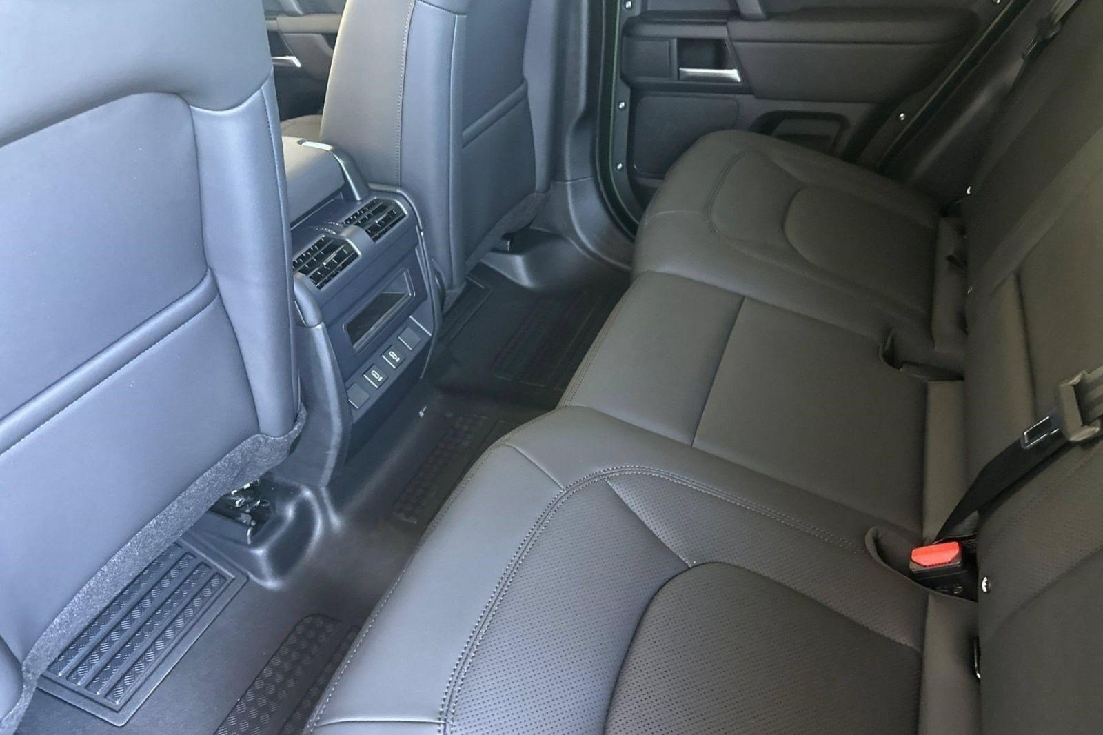 New 2026 Land Rover Defender 110 S AWD/4WD image 27
