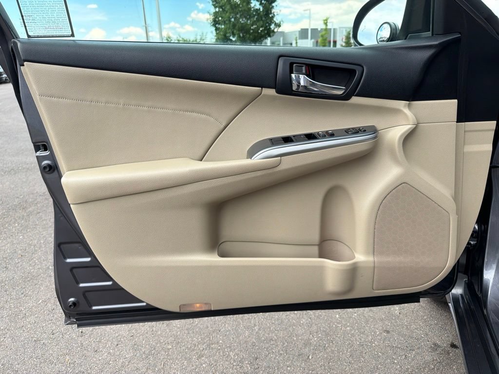 Used 2014 Toyota Camry XLE w/ Leather Package FWD image 23
