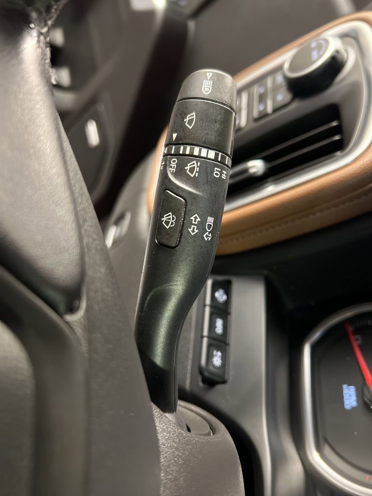 Used 2022 Chevrolet Silverado 1500 High Country w/ Technology Package image 22