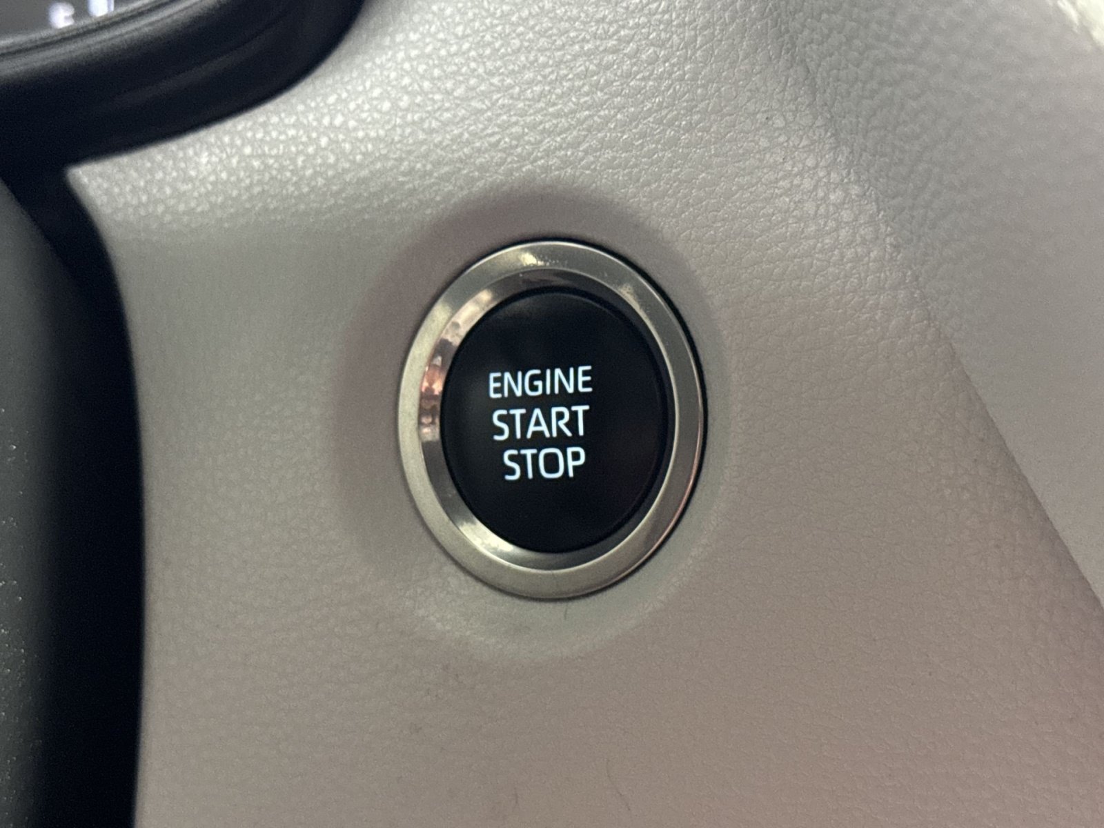 Used 2024 Toyota Corolla SE w/ SE Convenience Package FWD image 42
