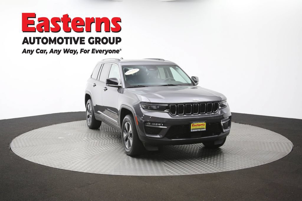 Used 2022 Jeep Grand Cherokee Limited 4xe w/ Luxury Tech Group II AWD/4WD image 55
