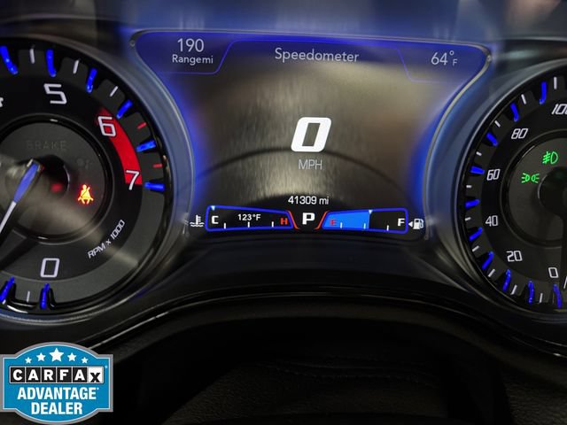 Used 2023 Chrysler 300 C RWD image 2