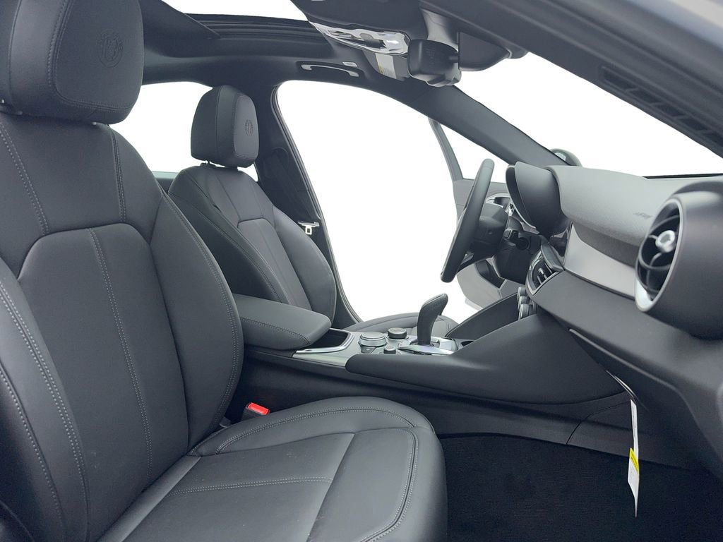 New 2026 Alfa Romeo Giulia w/ Driving Assist Package image 29