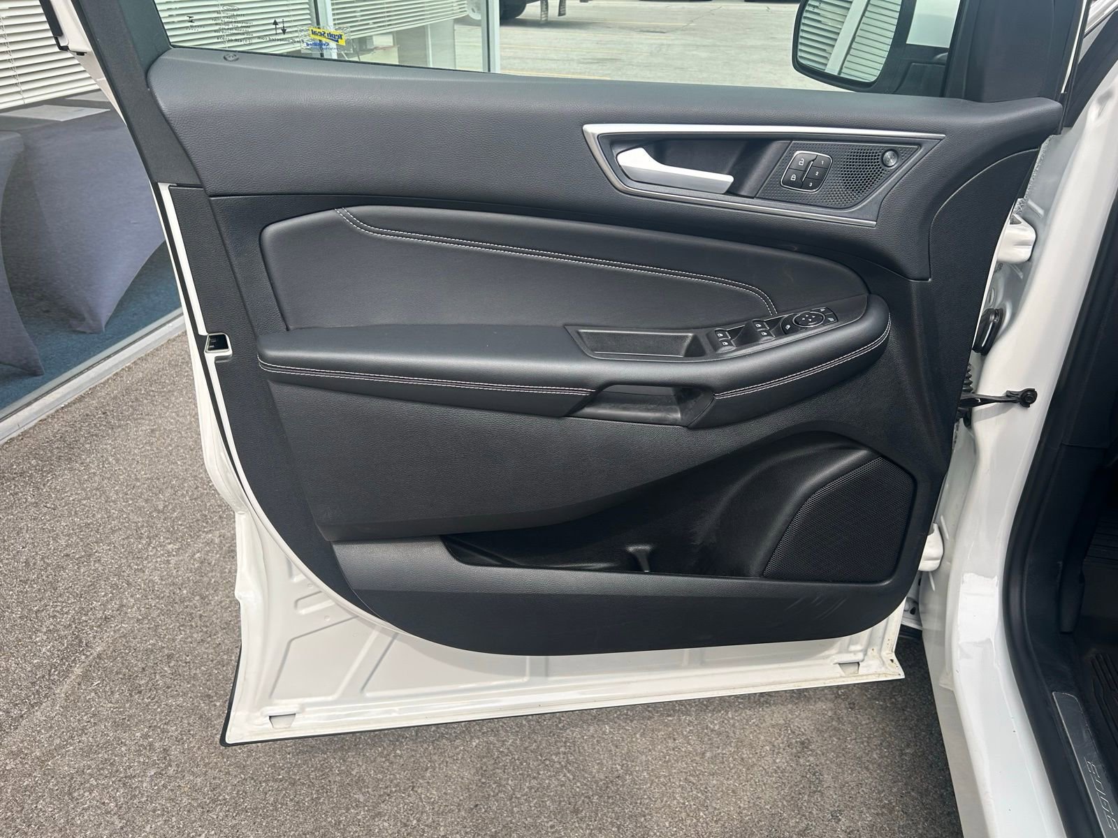 Used 2024 Ford Edge Titanium w/ Equipment Group 301A image 9