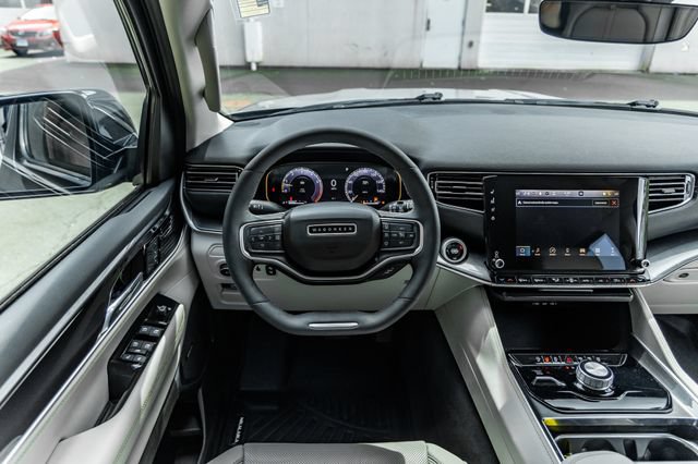 Used 2024 Jeep Wagoneer 4WD w/ Convenience Group I image 26