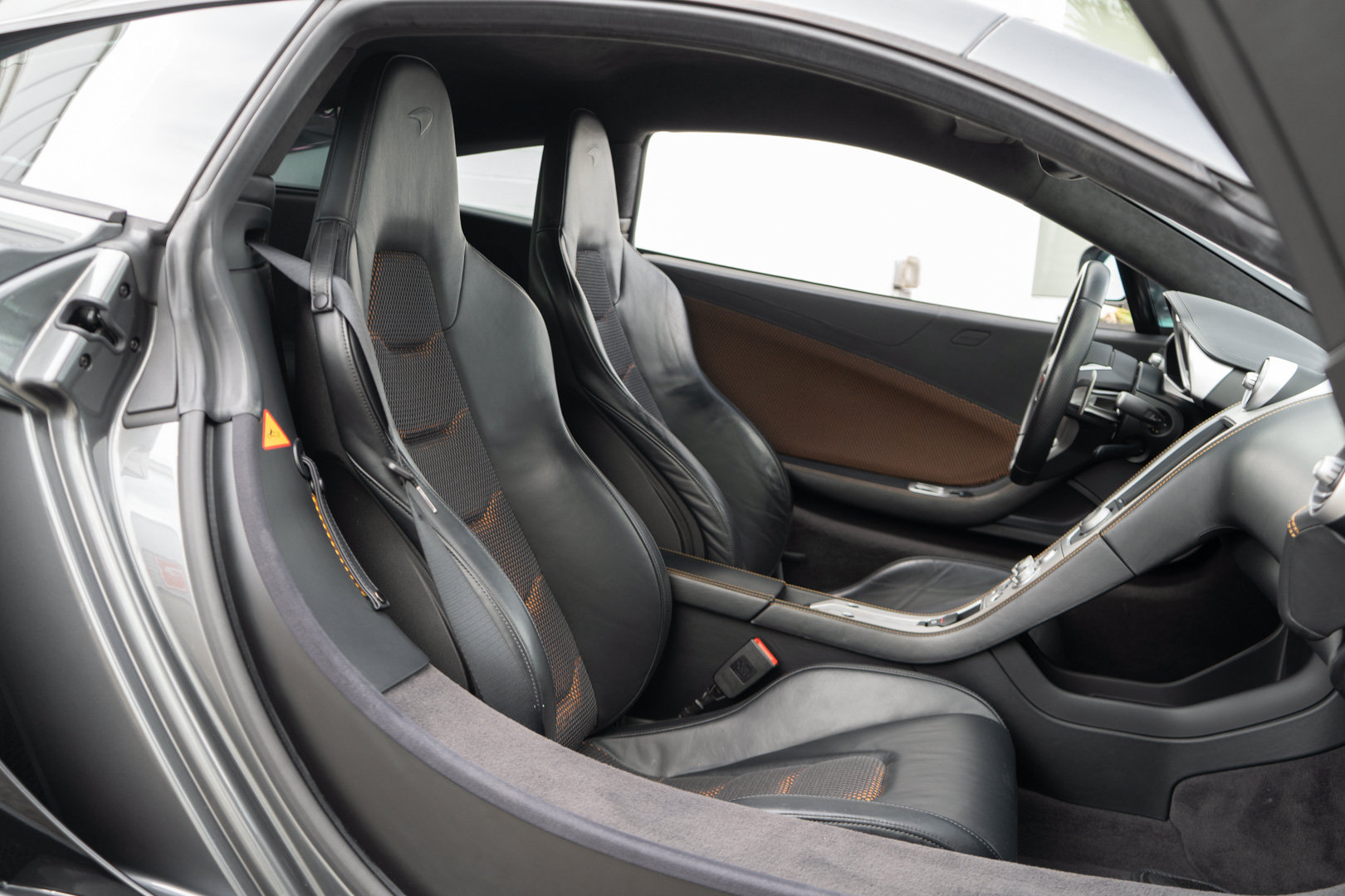 Used 2012 McLaren MP4-12C Coupe RWD image 27