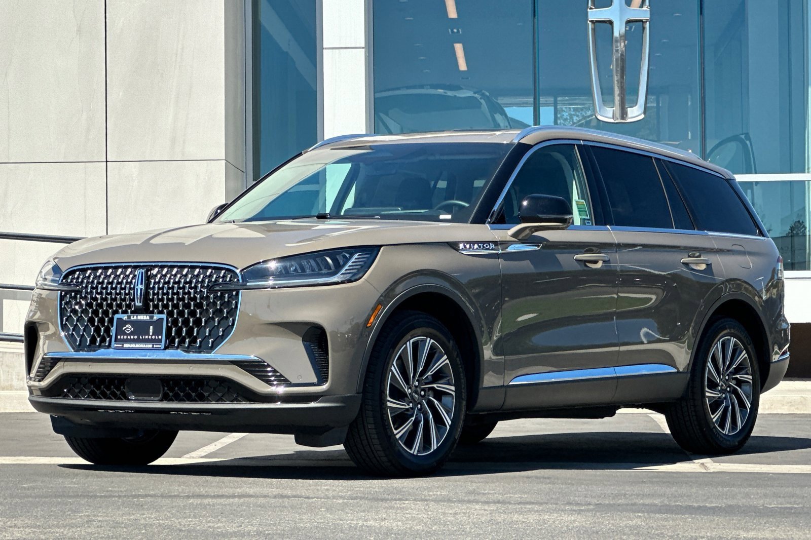 New 2025 Lincoln Aviator AWD w/ Equipment Group 101A image 7