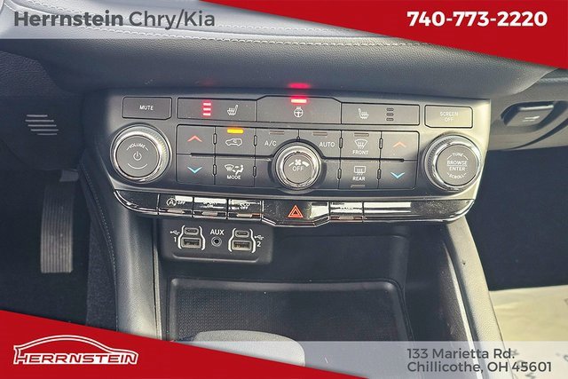 Used 2024 Dodge Durango SXT image 9