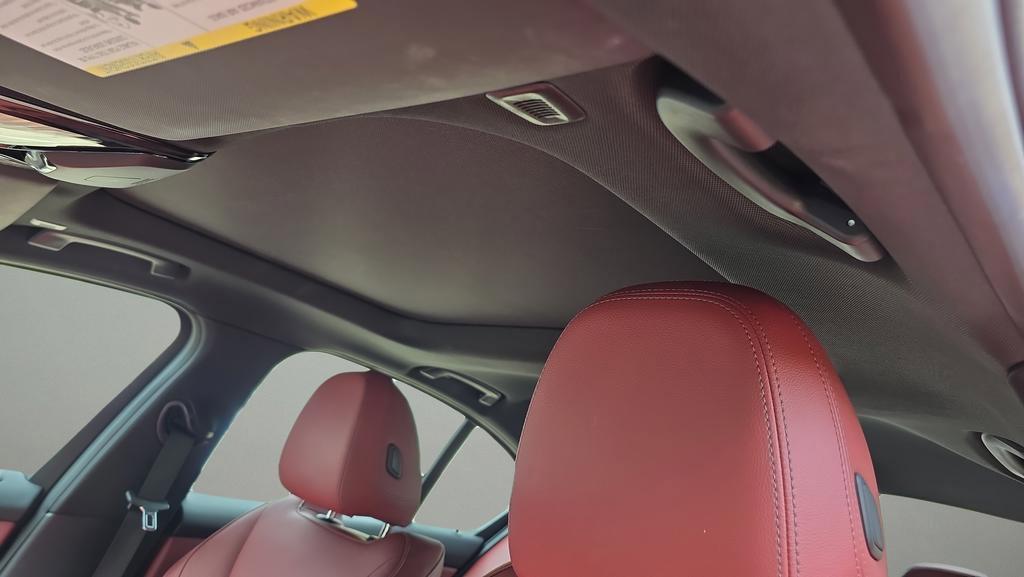 Used 2022 BMW 330e xDrive w/ M Sport Package image 11