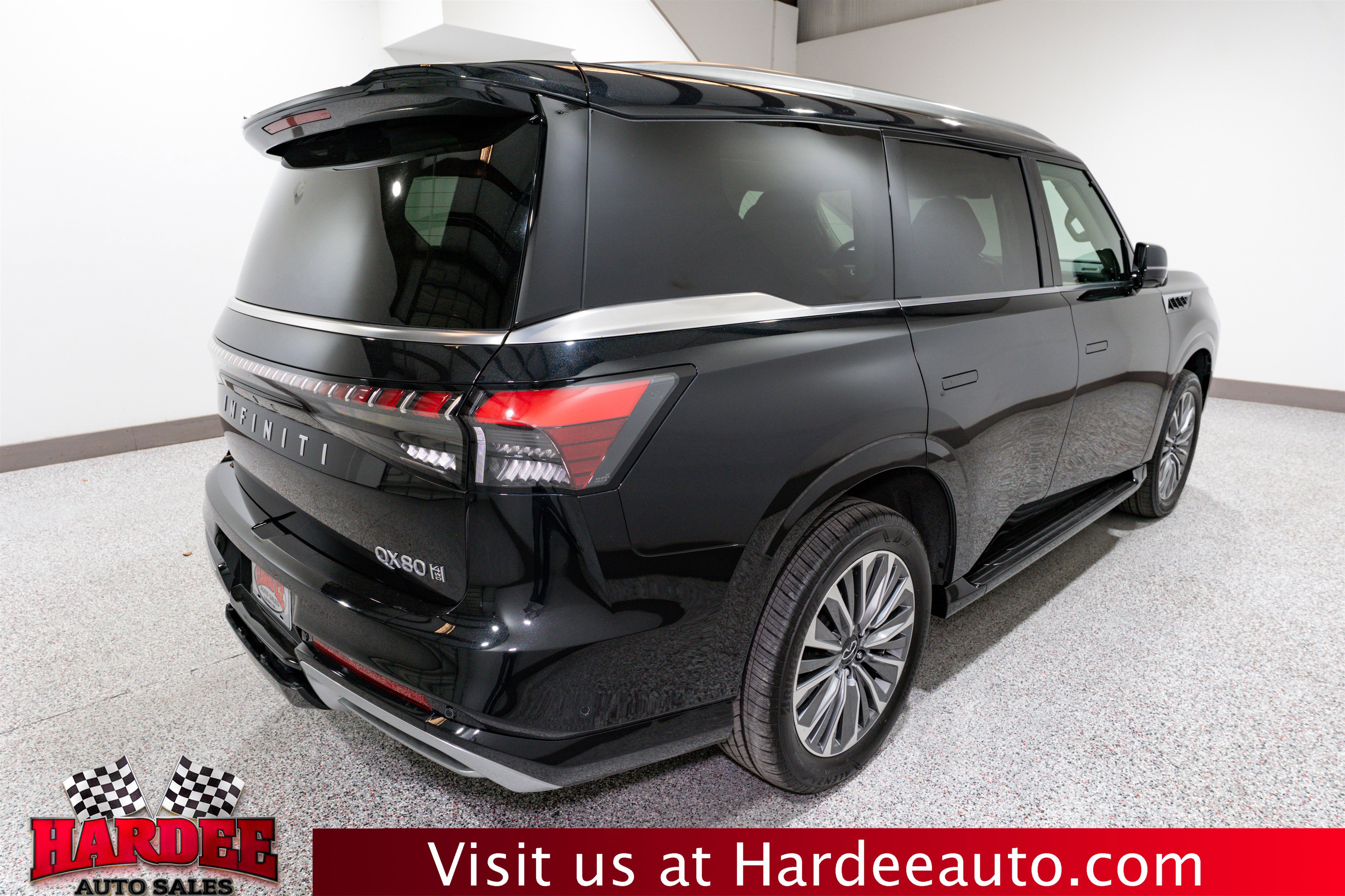Used 2025 INFINITI QX80 Sensory image 5