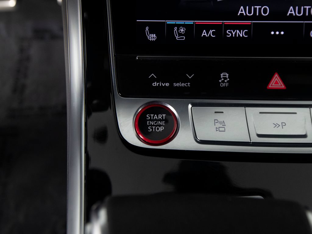 Used 2026 Audi RS Q8 performance AWD/4WD image 27
