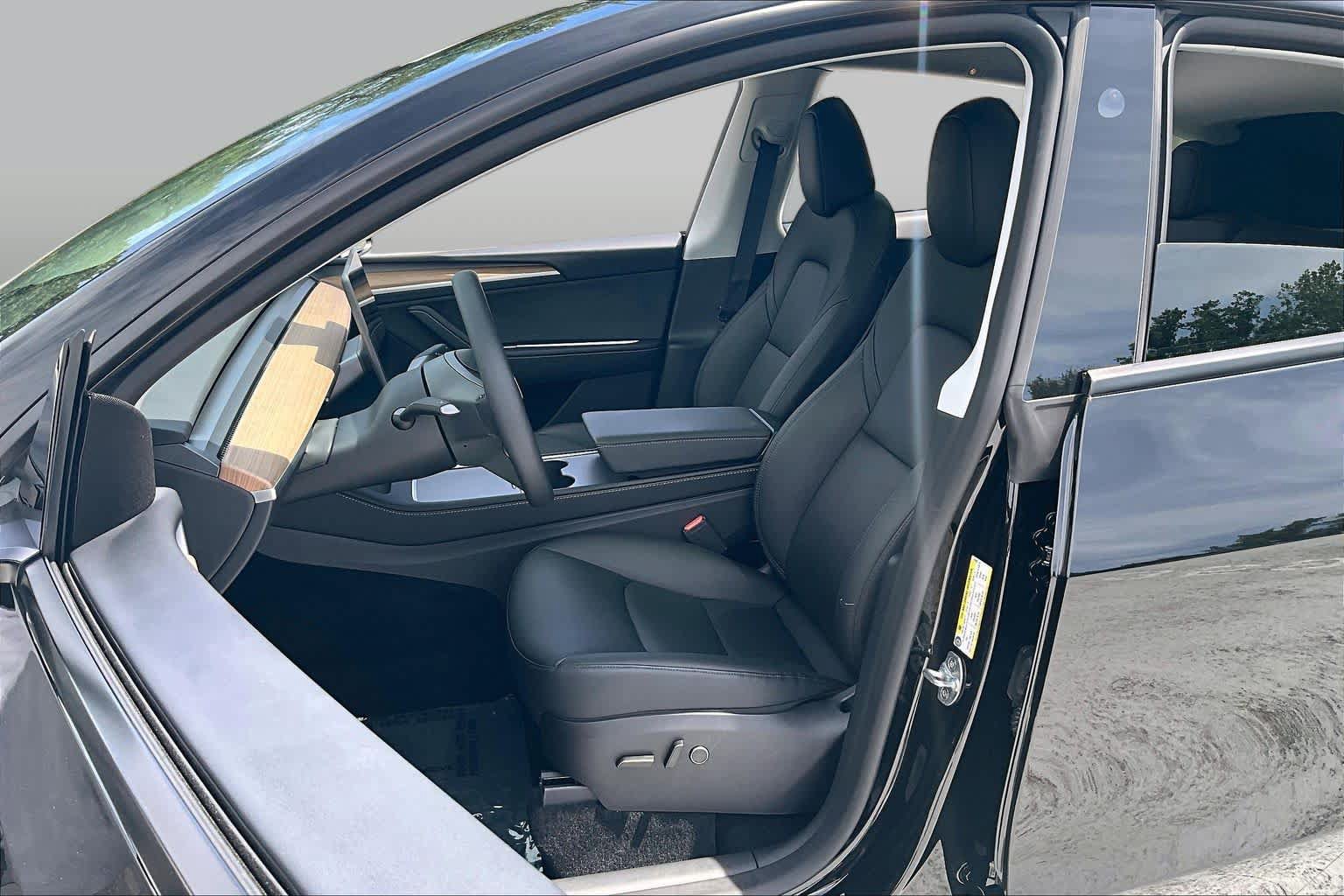 Used 2025 Tesla Model Y Performance AWD/4WD image 7