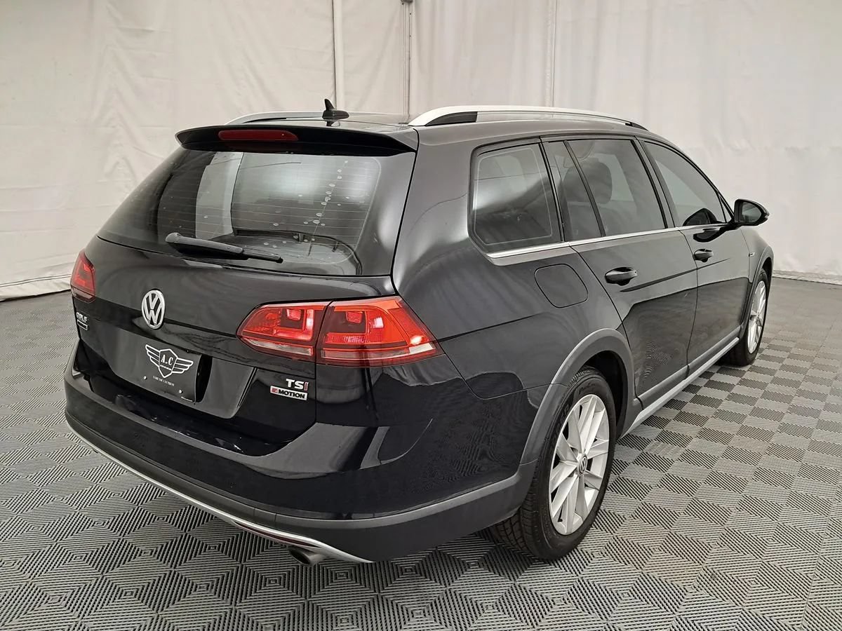 Used 2017 Volkswagen Golf Alltrack S AWD/4WD image 4