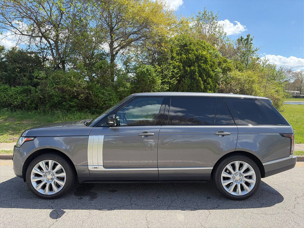 Used 2014 Land Rover Range Rover Long Wheelbase Supercharged AWD/4WD image 2