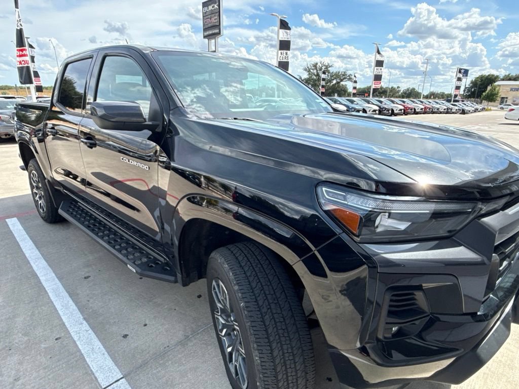 Used 2023 Chevrolet Colorado LT w/ LT Convenience Package III RWD image 2