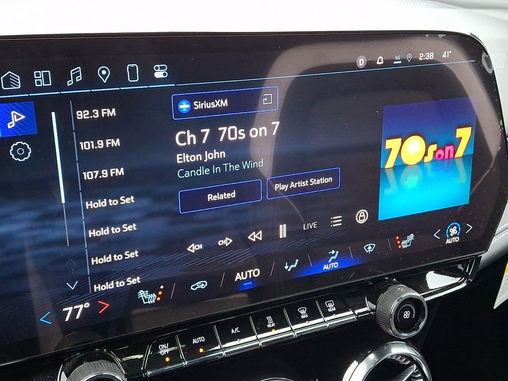 Used 2025 Chevrolet Blazer EV LT AWD/4WD image 17