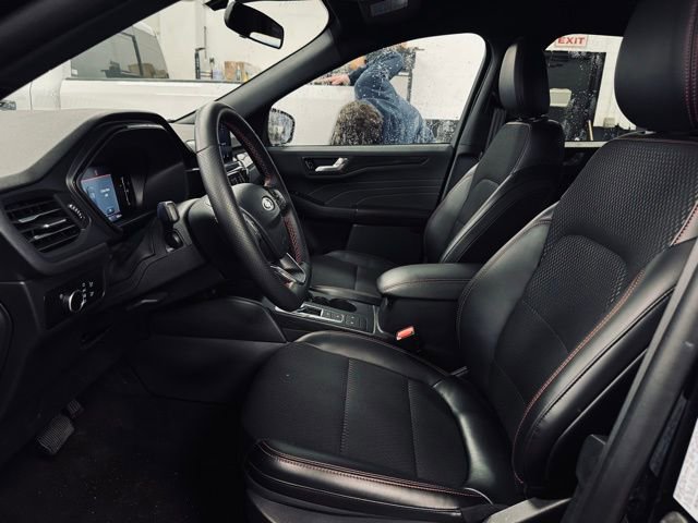 Used 2025 Ford Escape ST-Line image 16