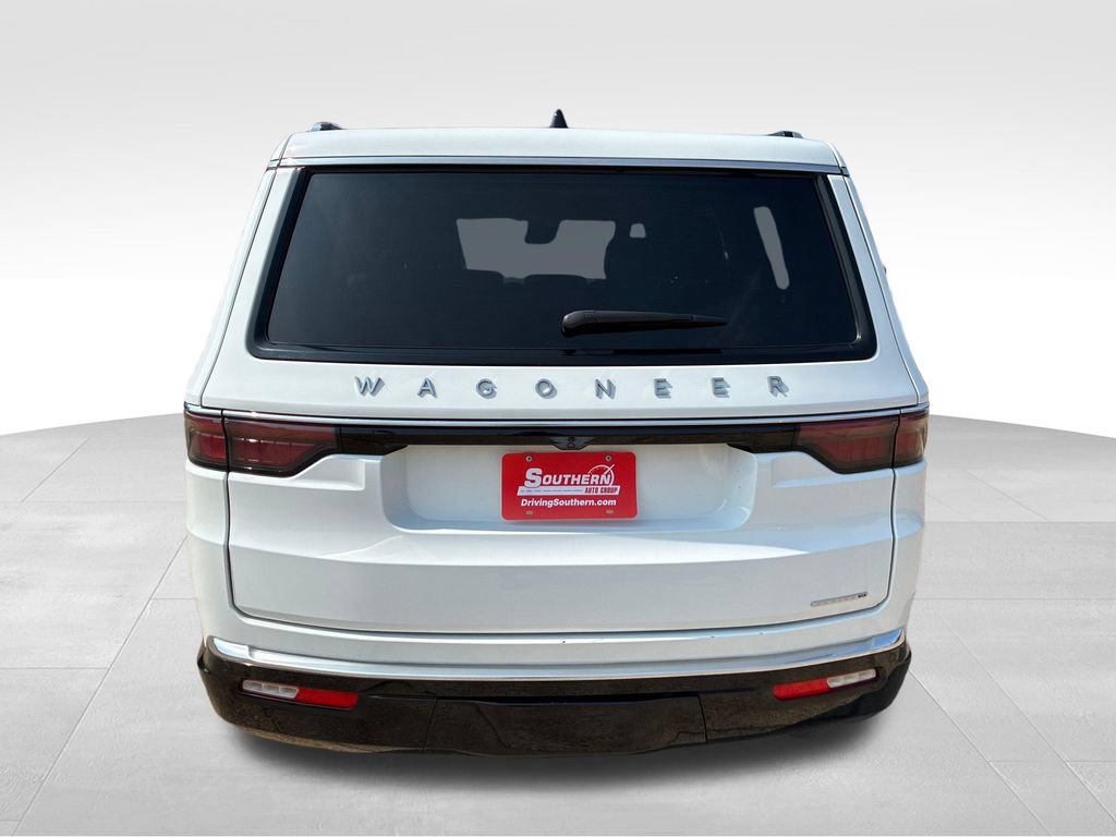 Used 2024 Jeep Wagoneer Series III AWD/4WD image 4