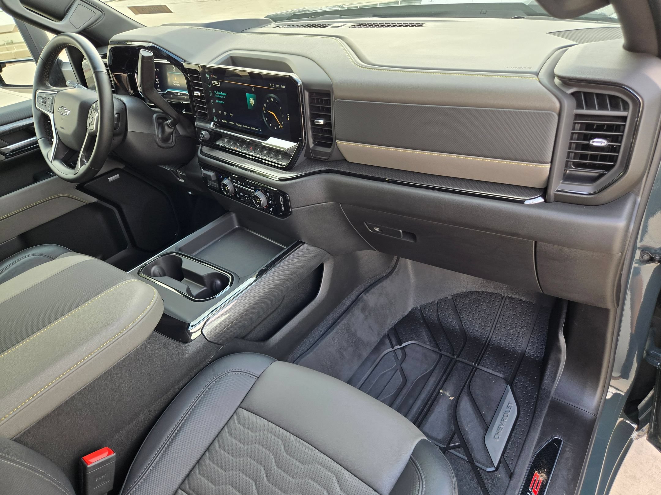 Certified 2025 Chevrolet Silverado 2500 ZR2 w/ Technology Package AWD/4WD image 24