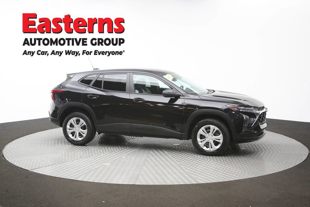 Used 2024 Chevrolet Trax LS FWD image 45