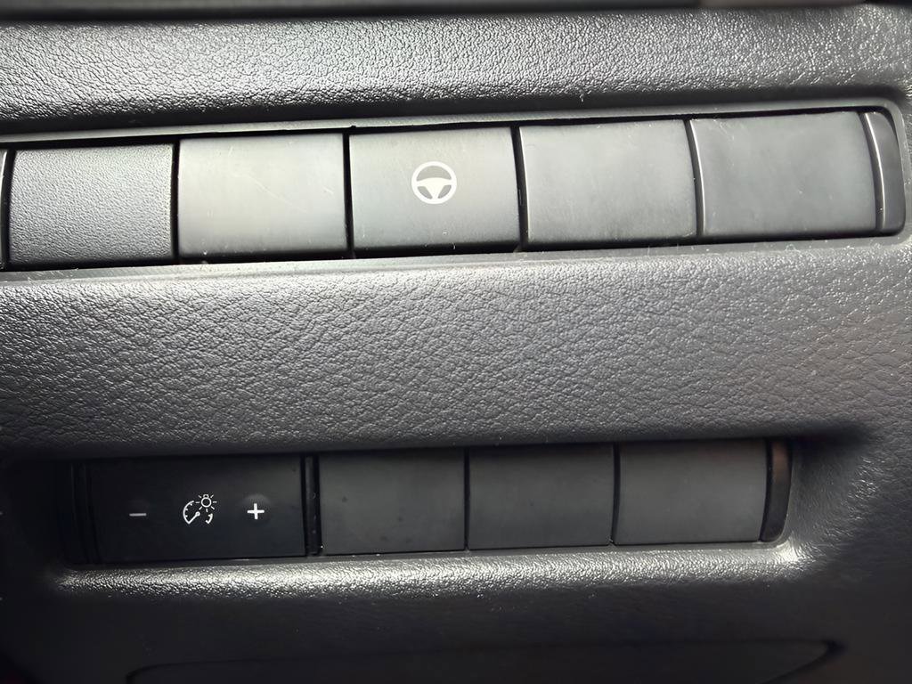 Certified 2022 Nissan Rogue SV image 17