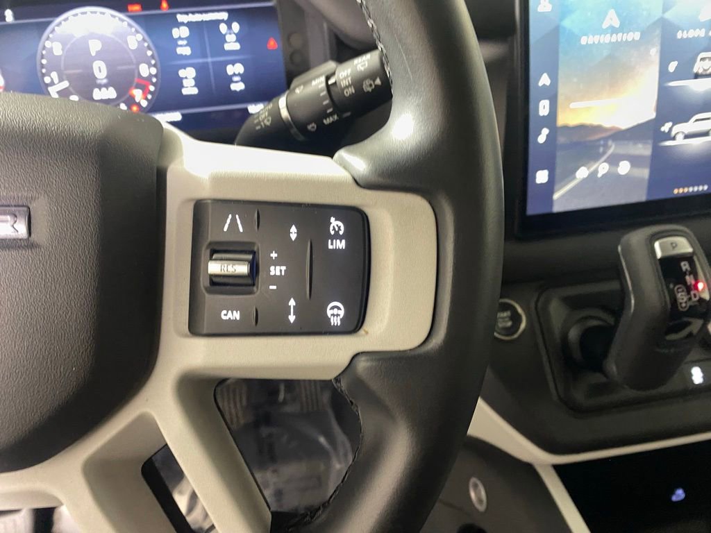 Used 2025 Land Rover Defender 110 S image 15