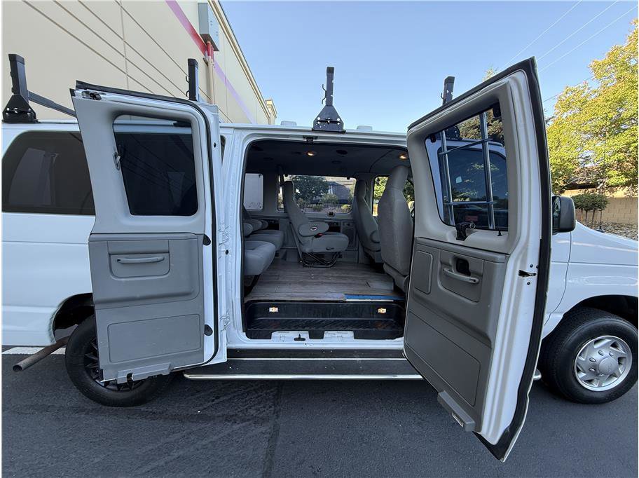 Used 2014 Ford E-150 and Econoline 150 Wagon image 39