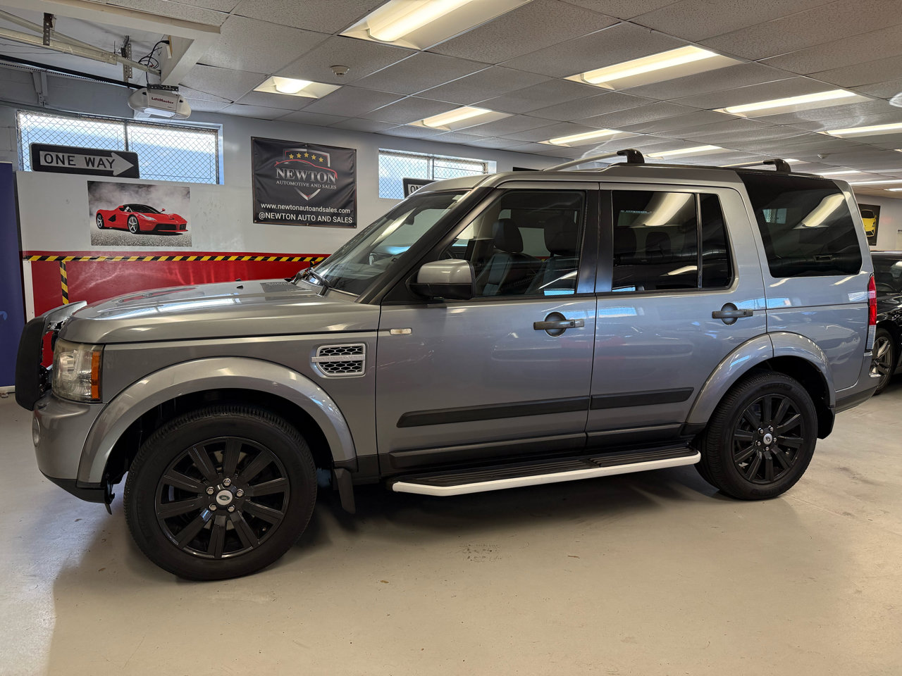 Used 2012 Land Rover LR4 HSE LUX image 3