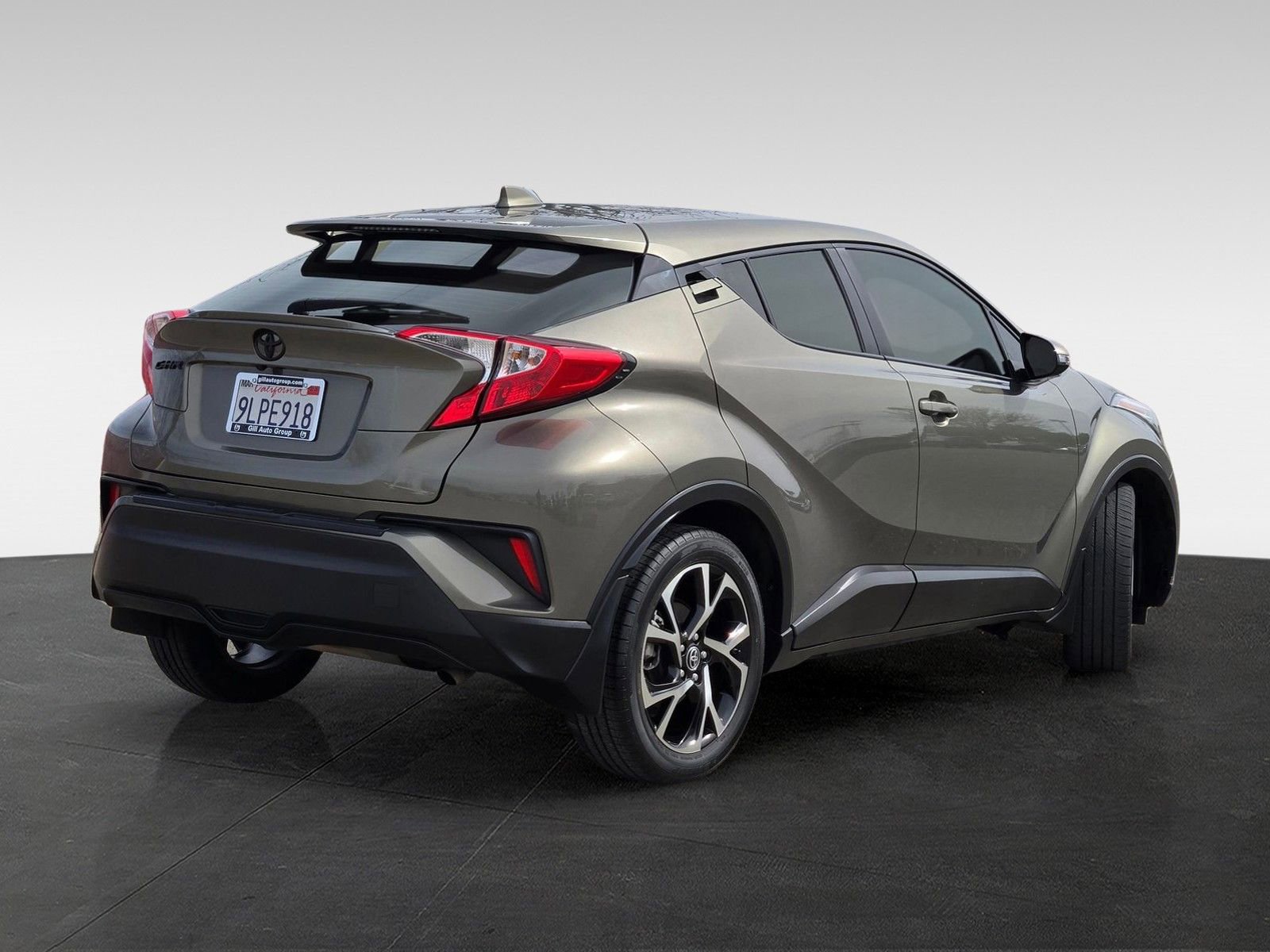 Used 2021 Toyota C-HR XLE image 4