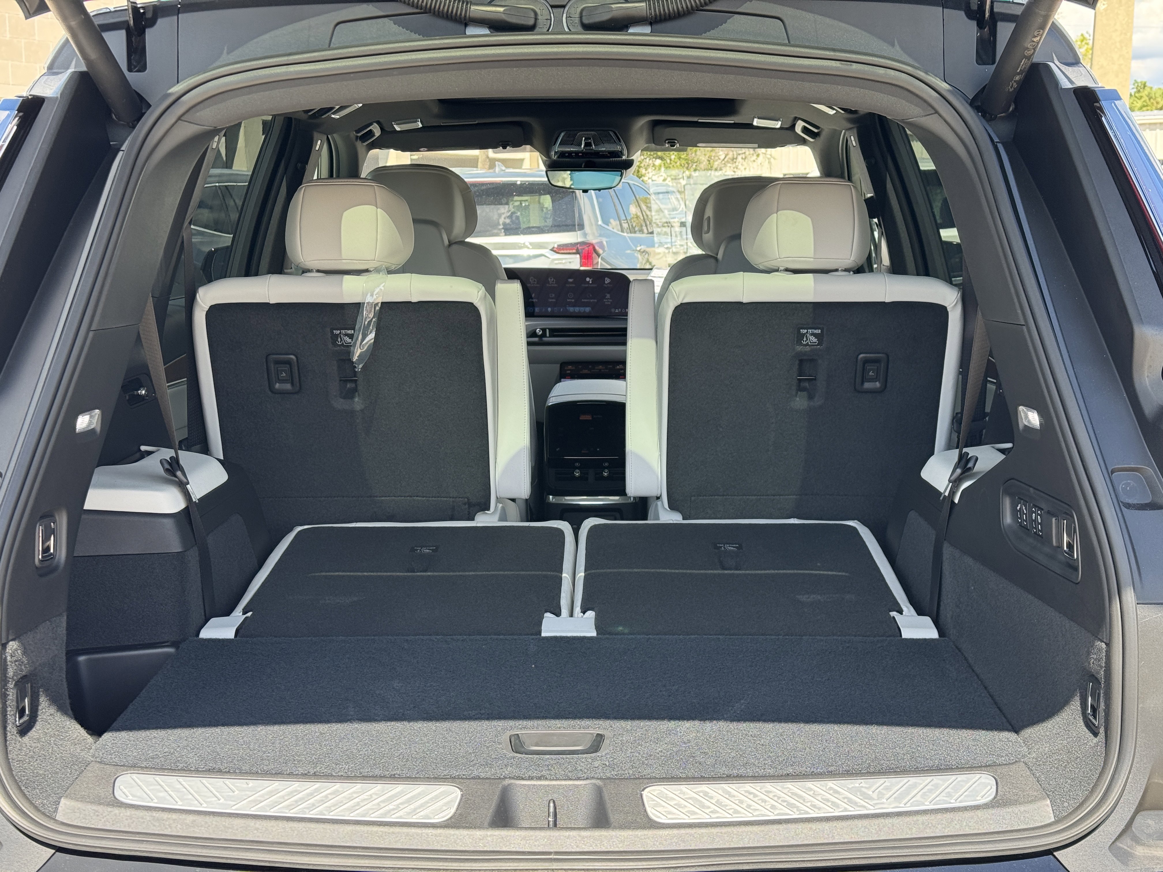 New 2026 Cadillac Vistiq Luxury image 11