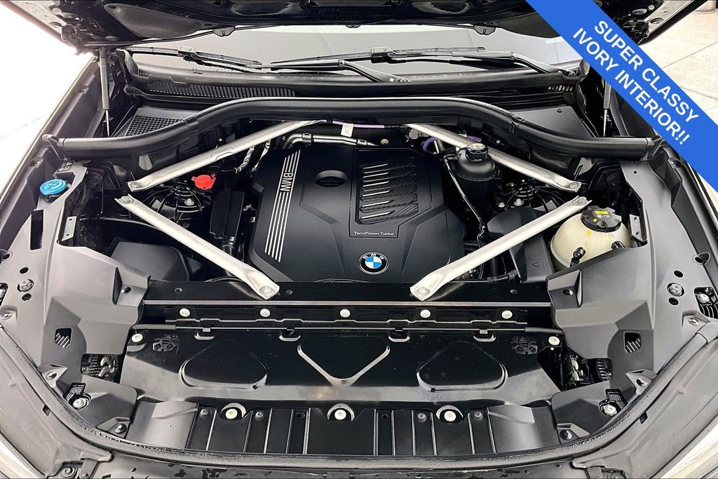 Used 2023 BMW X5 xDrive40i w/ M Sport Package image 12