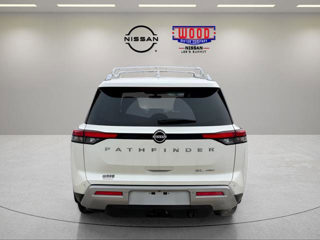 Used 2024 Nissan Pathfinder SL w/ SL Premium Package image 3