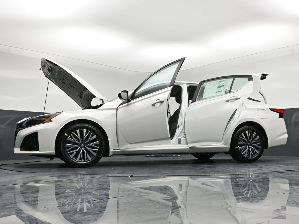 New 2026 Nissan Altima 2.5 SV image 36