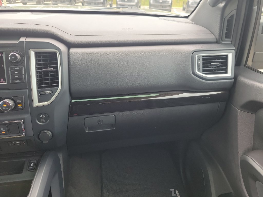 Used 2019 Nissan Titan SV w/ SV Convenience Package AWD/4WD image 21