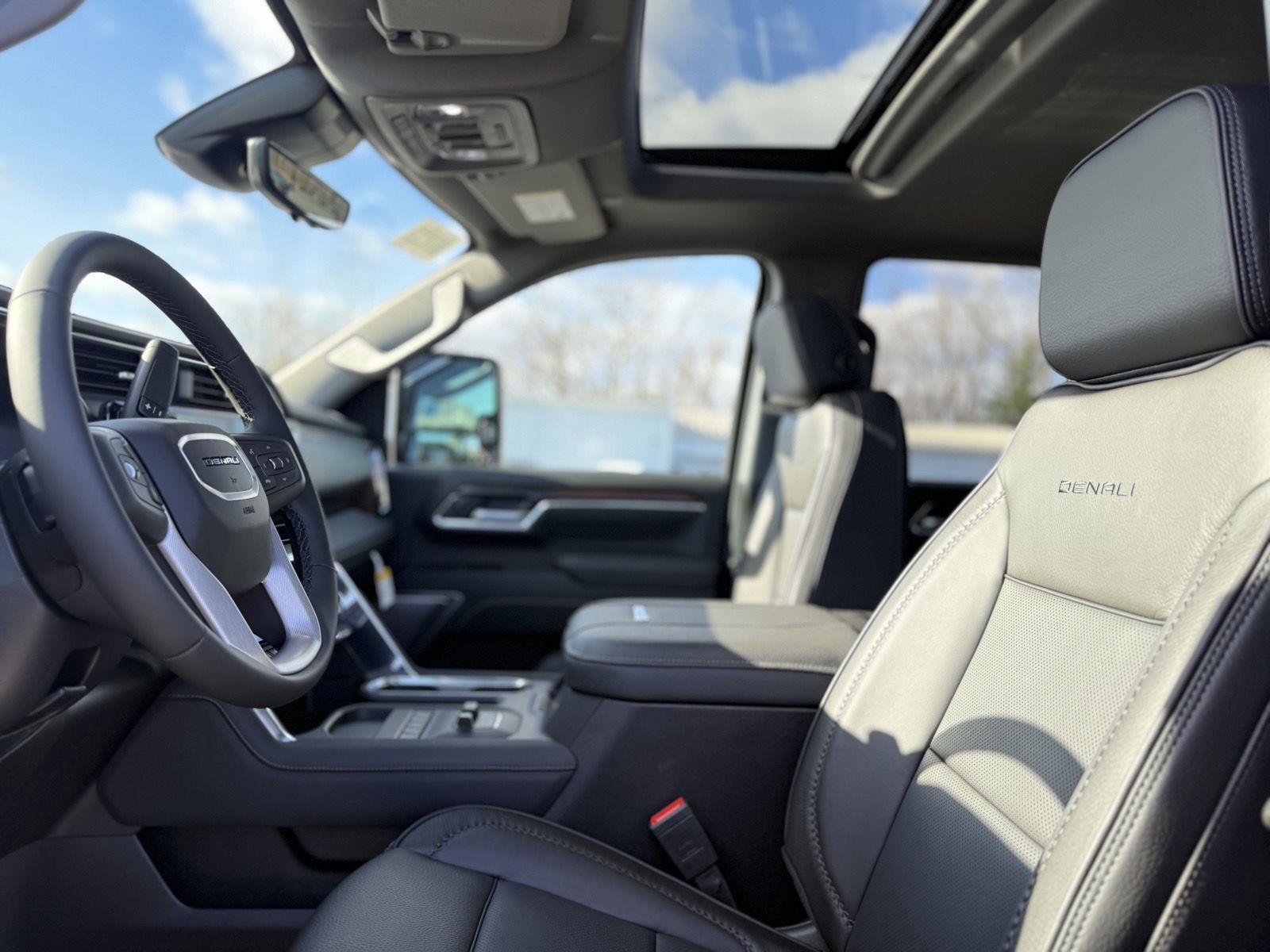New 2026 GMC Sierra 2500 Denali w/ Denali Reserve Package image 13
