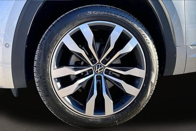 Used 2023 Volkswagen Atlas Cross Sport SEL Premium R-Line AWD/4WD image 8