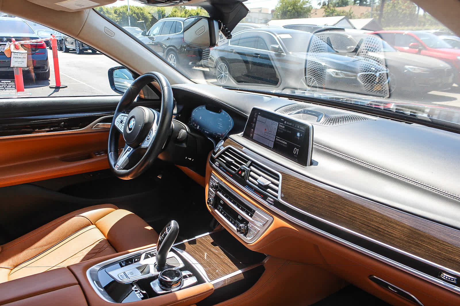 Used 2022 BMW M760i xDrive AWD/4WD image 15