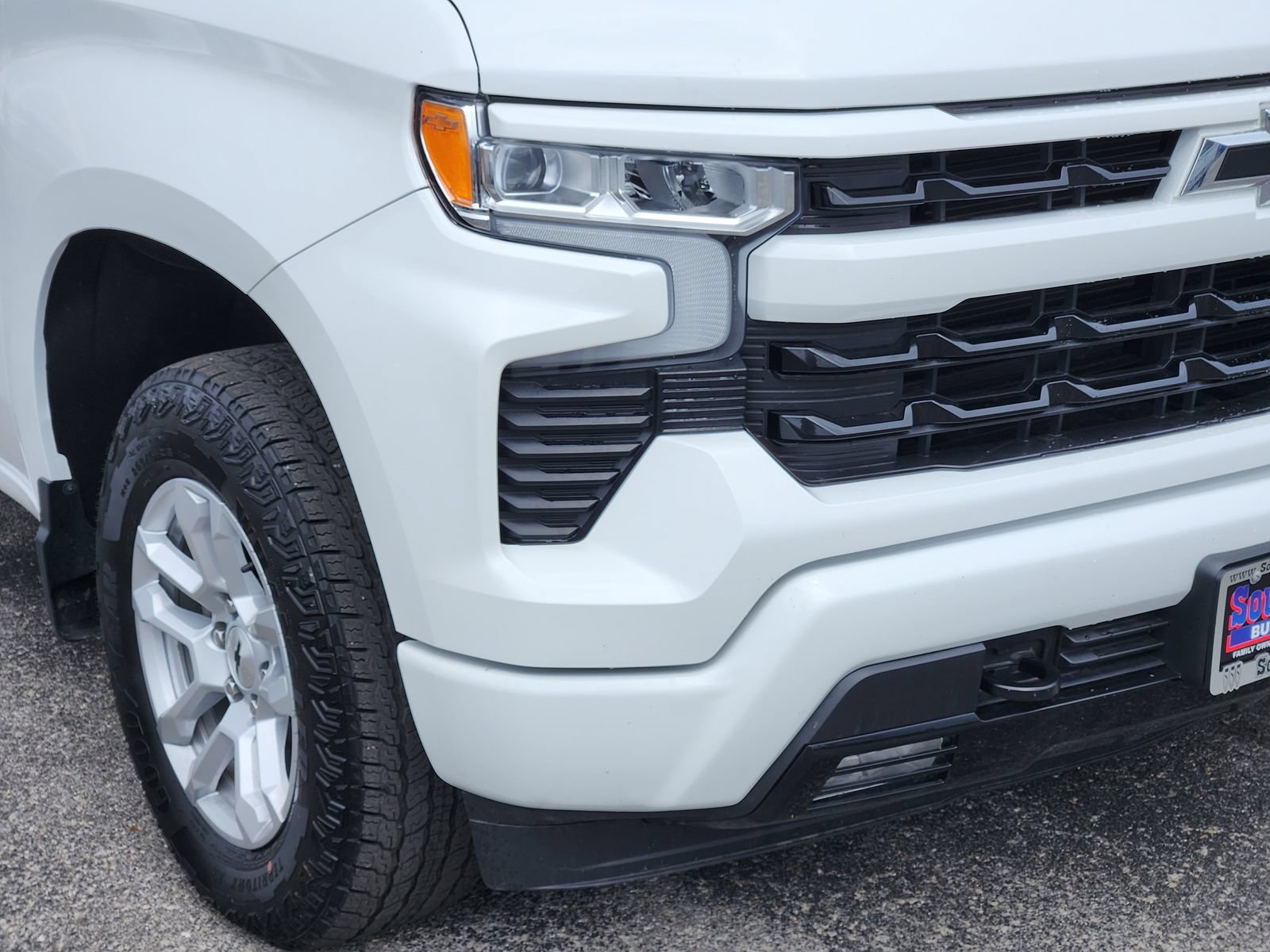 Used 2024 Chevrolet Silverado 1500 RST w/ Z71 Off-Road Package AWD/4WD image 10