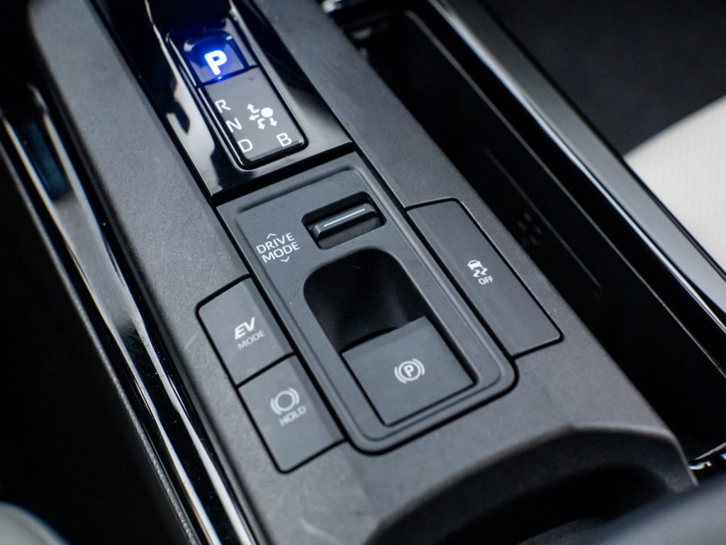 Used 2024 Toyota Prius XLE image 25