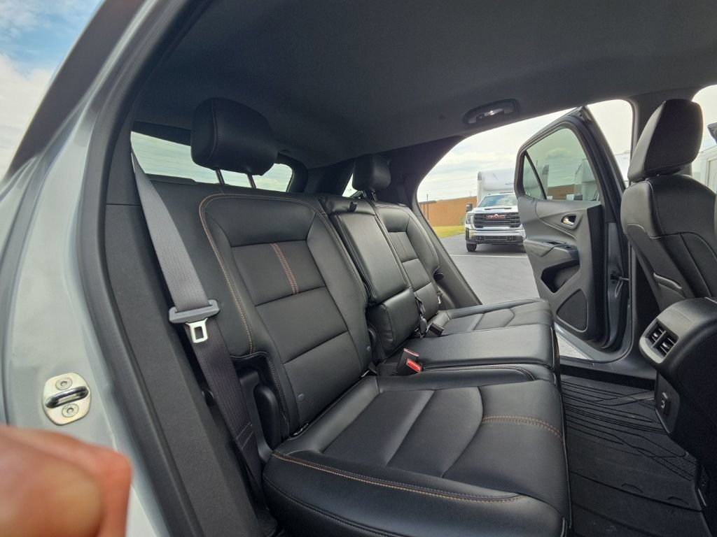 Used 2024 Chevrolet Equinox Premier FWD image 23