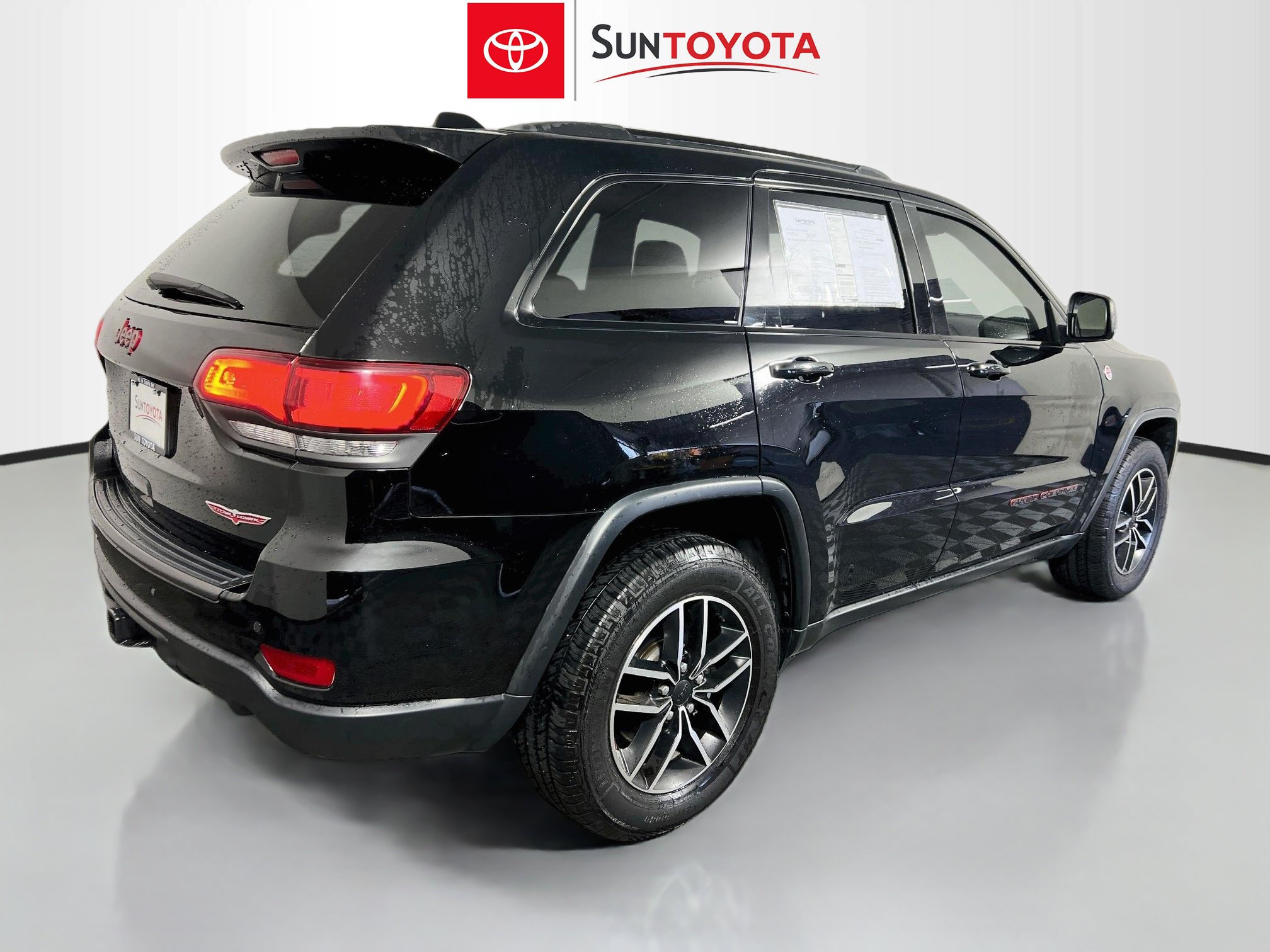 Used 2021 Jeep Grand Cherokee Trailhawk w/ Trailhawk Luxury Group AWD/4WD image 4
